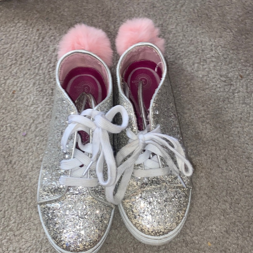 Kids sneakers